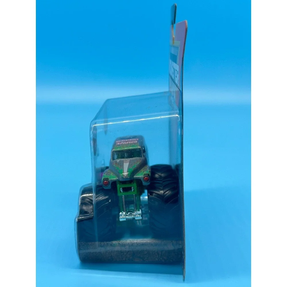 2019 Monster Jam Grave Digger W Figure & Poster